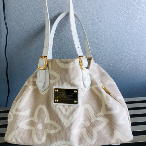 Louis Vuitton Beautiful Handbag - Picture 6 of 8